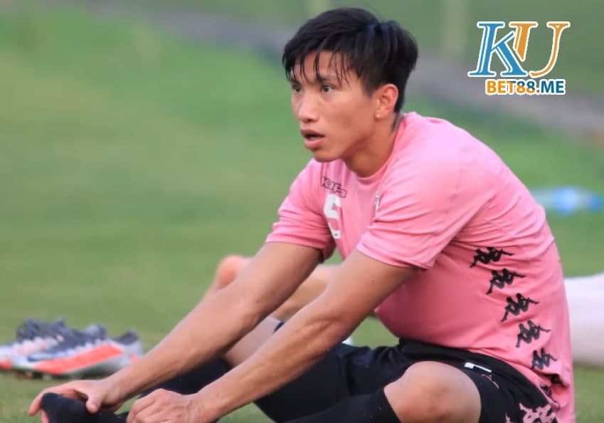 Văn Hậu bắt đầu trở lại tập luyện cùng đội tuyển Việt Nam